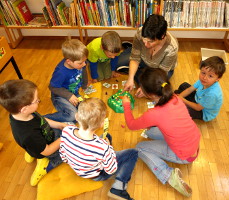 Bücherei Strass im Zillertal - Besuch der Kindergartenkinder