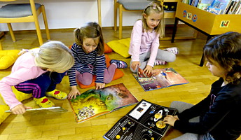 Bücherei Strass im Zillertal - Besuch der Kindergartenkinder