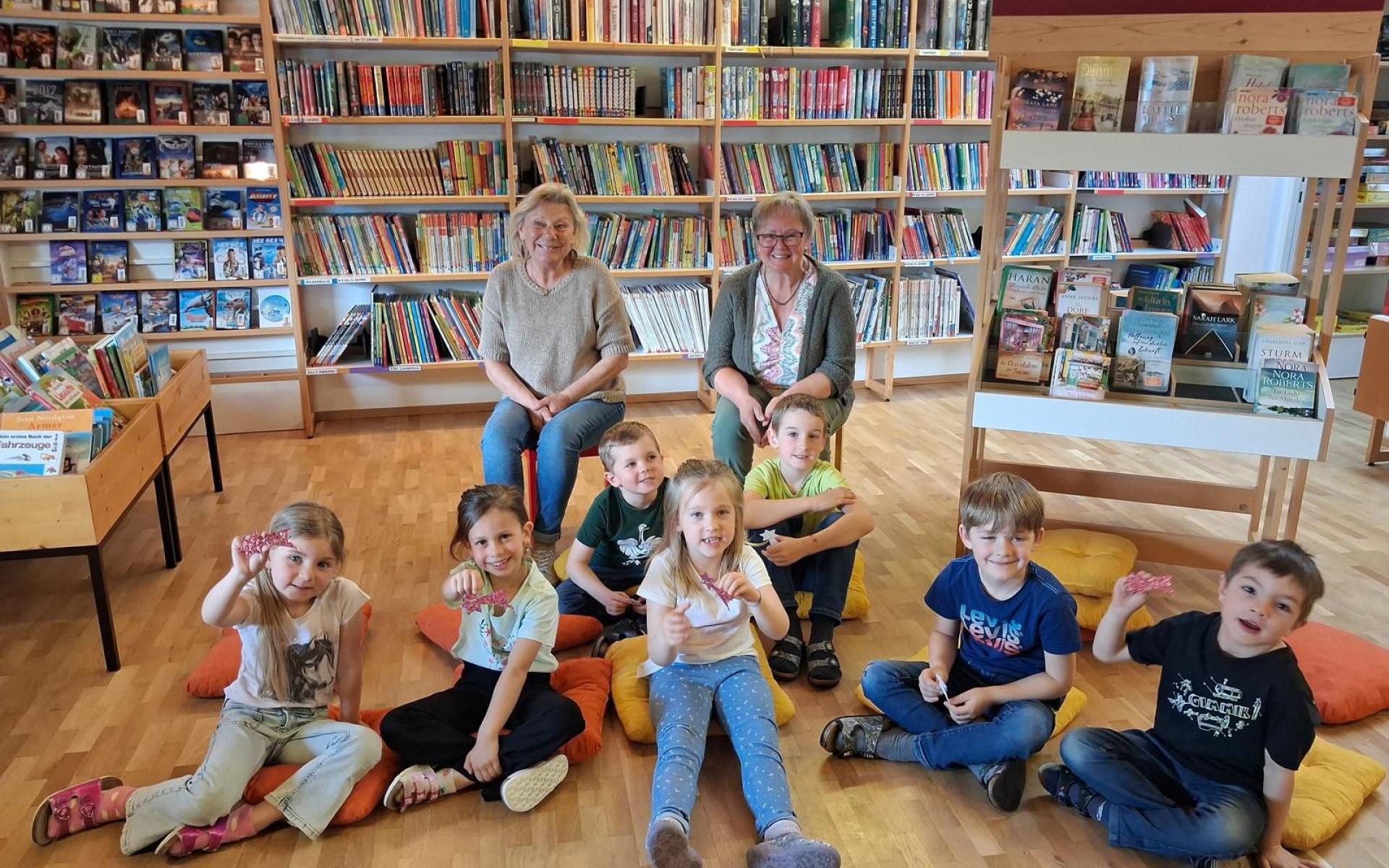 Großen Kindergartenkinder mit Helga und Agnes